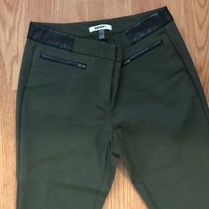 🖤Dark green and black DKNY riding pants 💚
